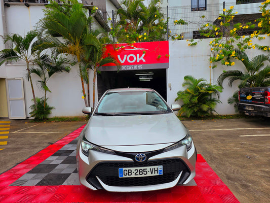 Toyota Corolla 122H Design 2021