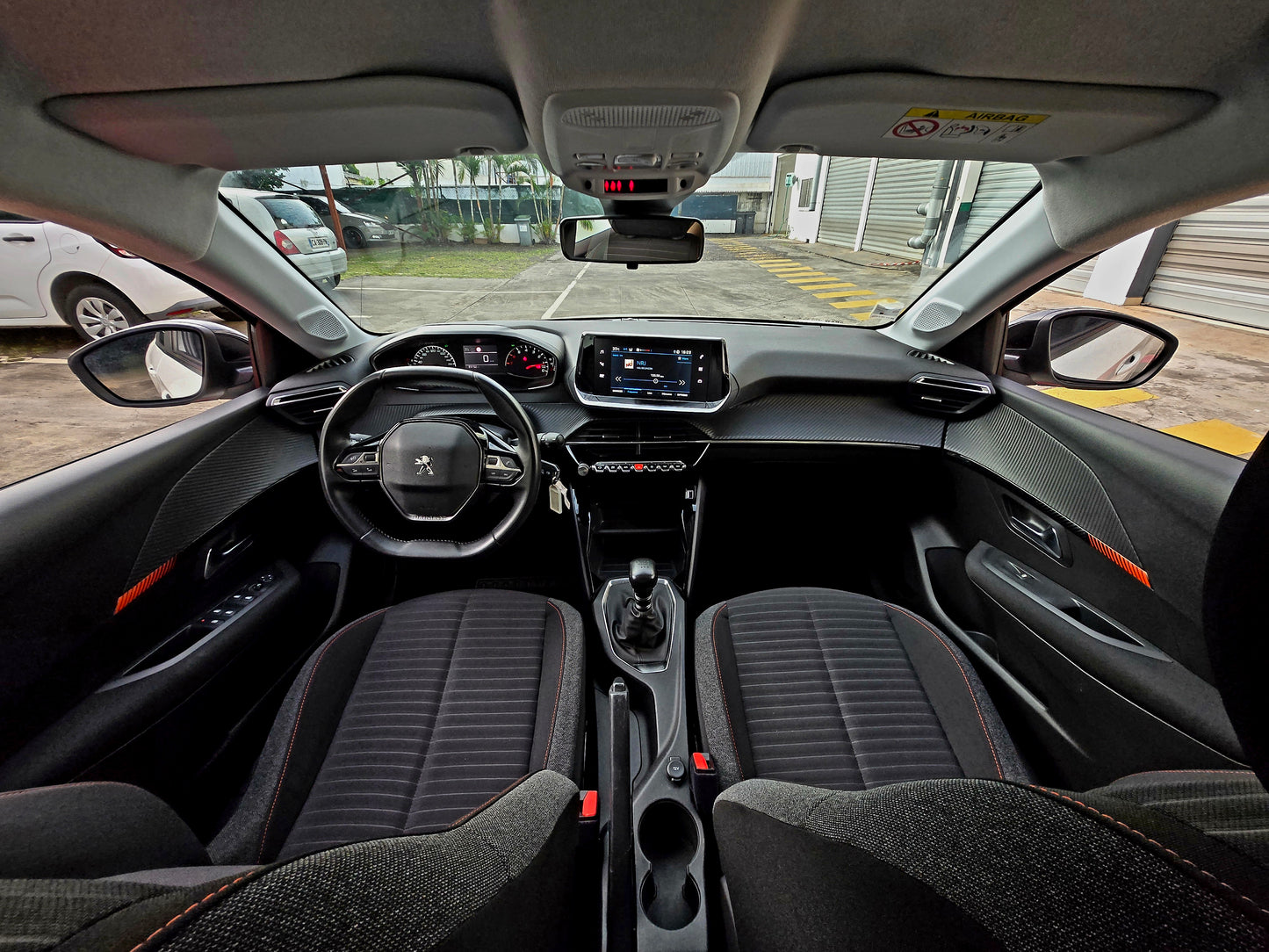 Peugeot 208 HDI Allure 100CV 2022