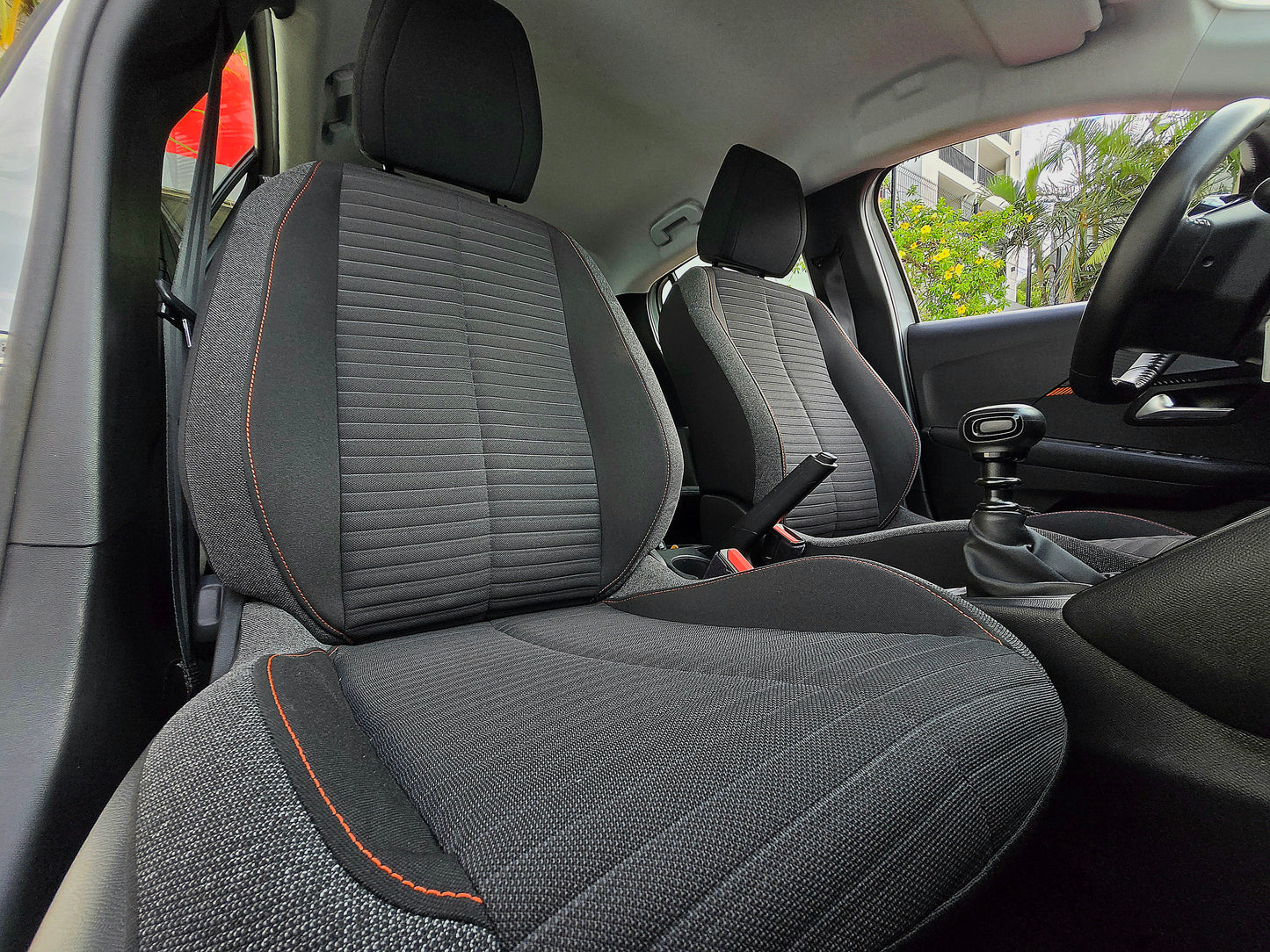 Peugeot 208 HDI 100CV 2 PLACES 2022