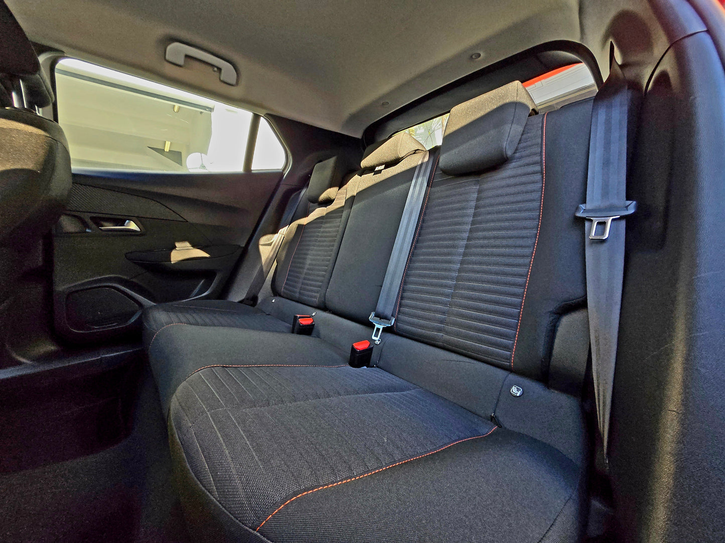 Peugeot 2008 Active HDI 100CV 2022