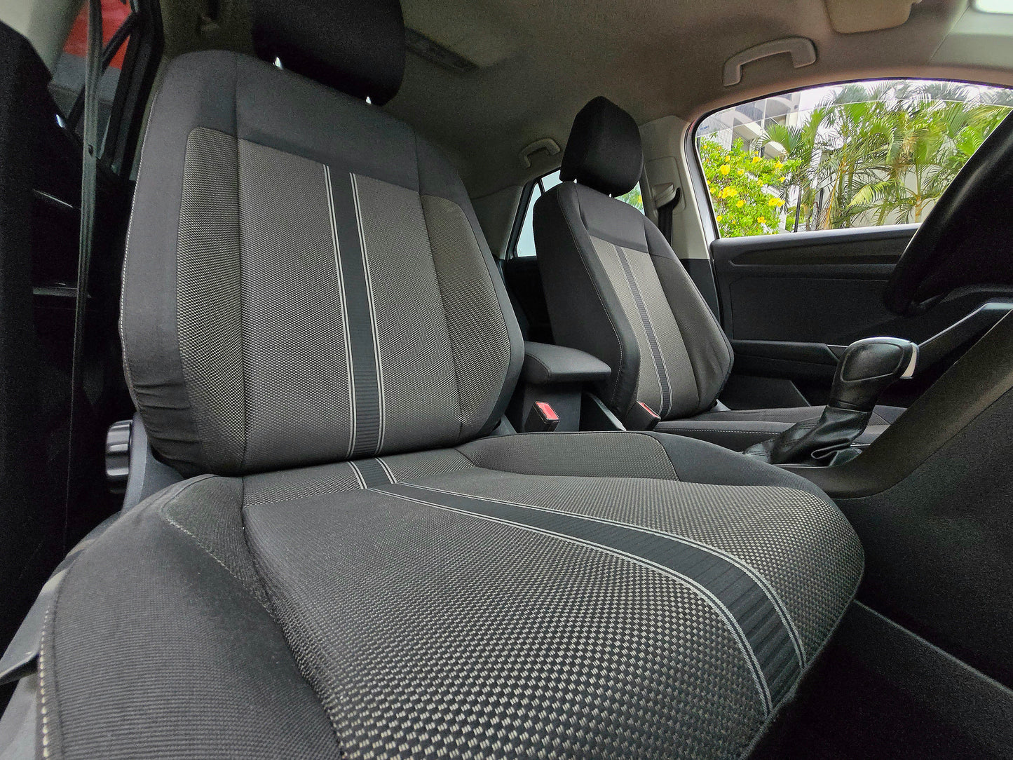 Volkswagen T-Roc R-Line TSI 150CV Boite auto 2020