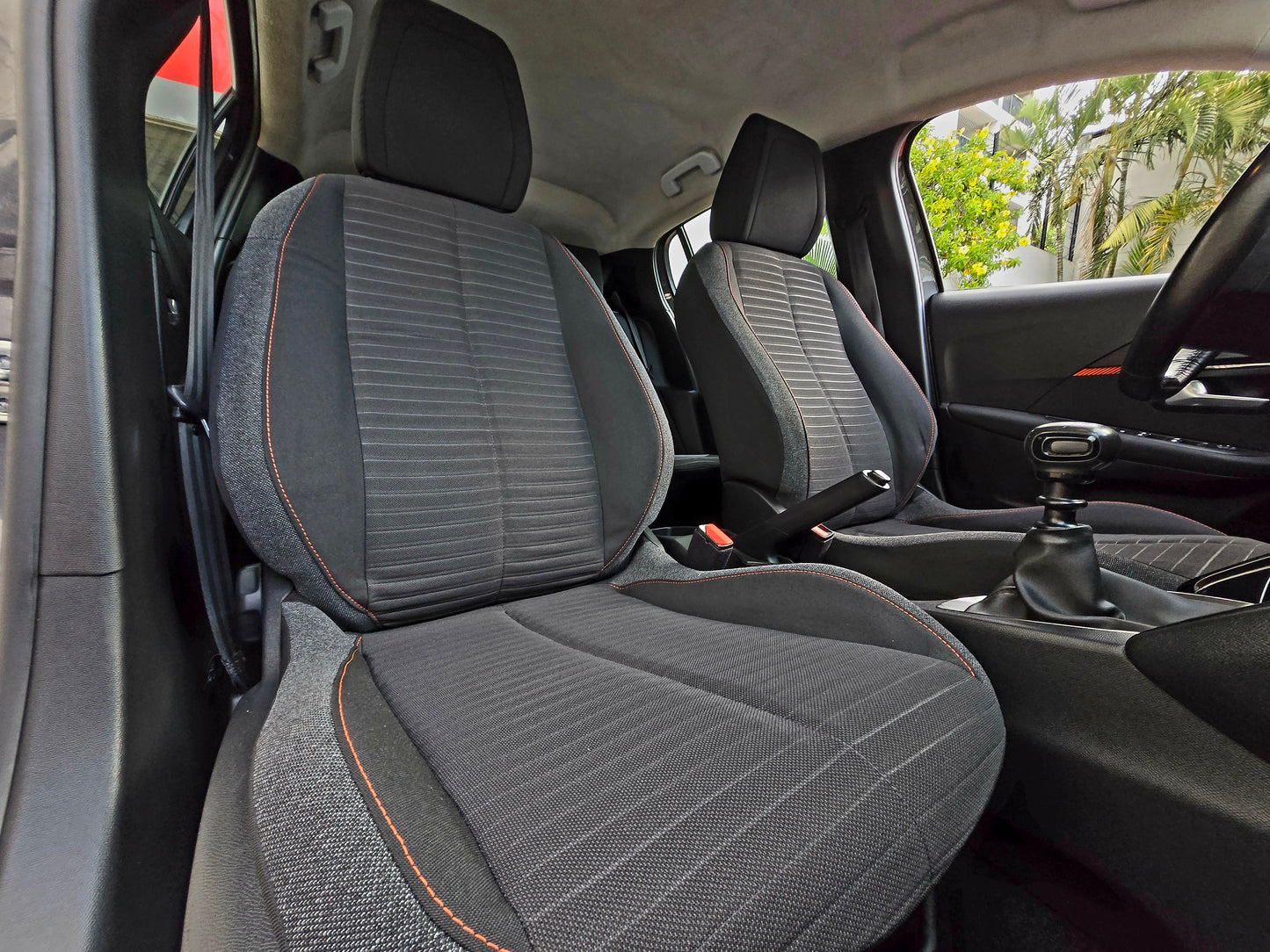 Peugeot 208 Active HDI 100CV 2021