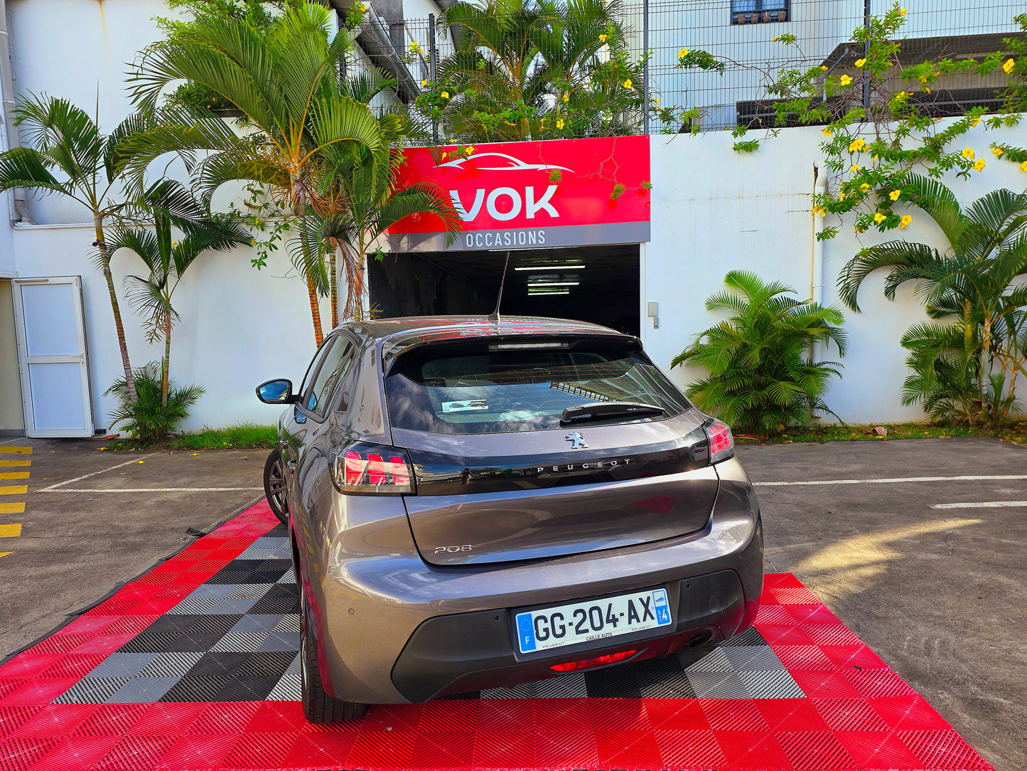 Peugeot 208 Active 2023 HDI 100CV