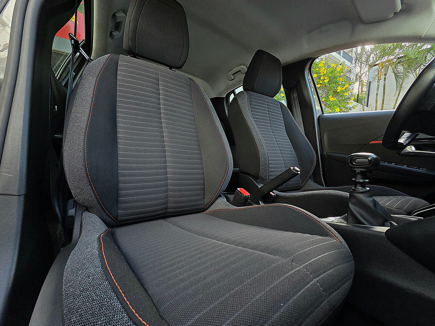 Peugeot 208 Active 2023 HDI 100CV