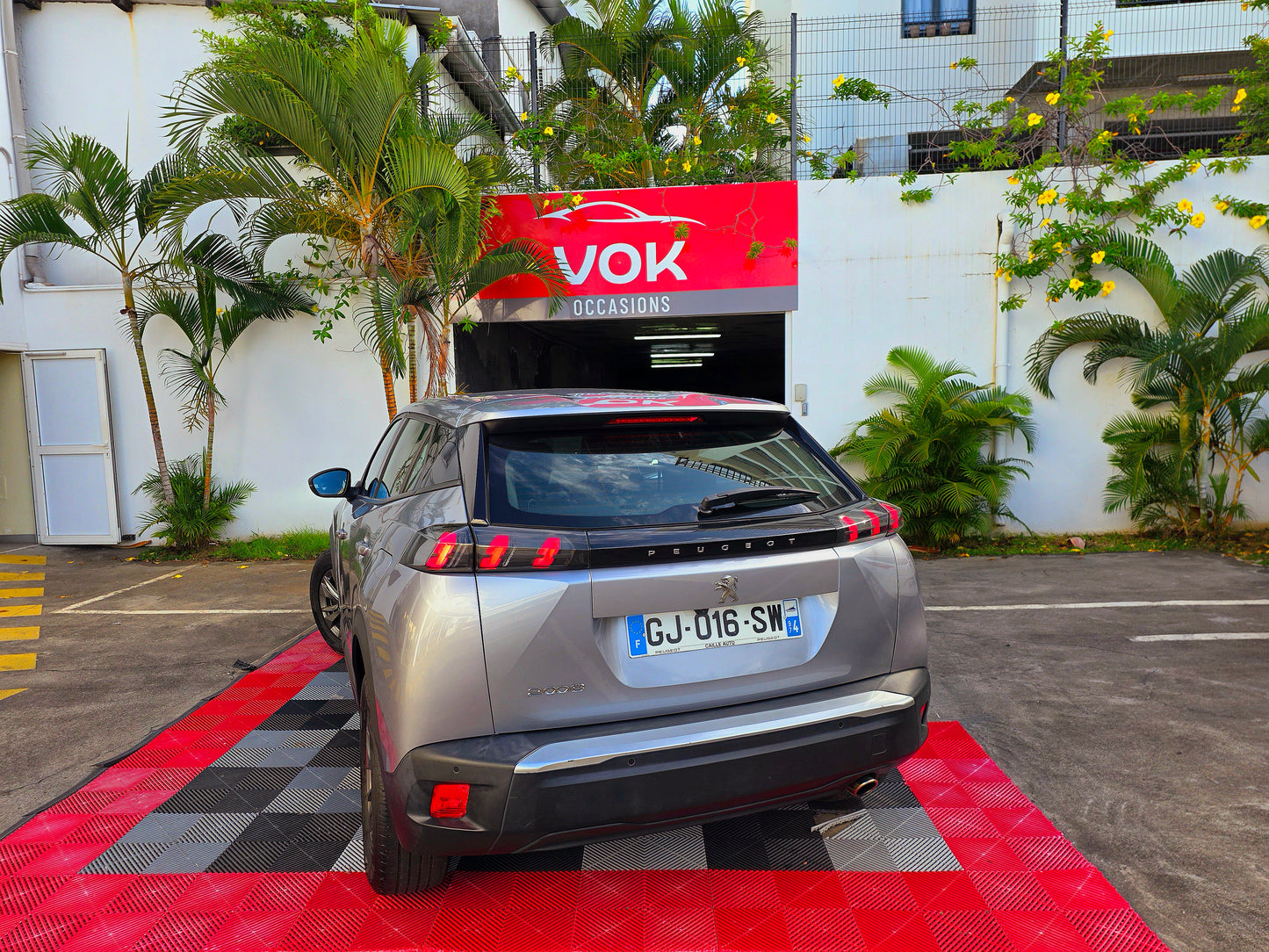 Peugeot 2008 Active HDI 100CV 2022