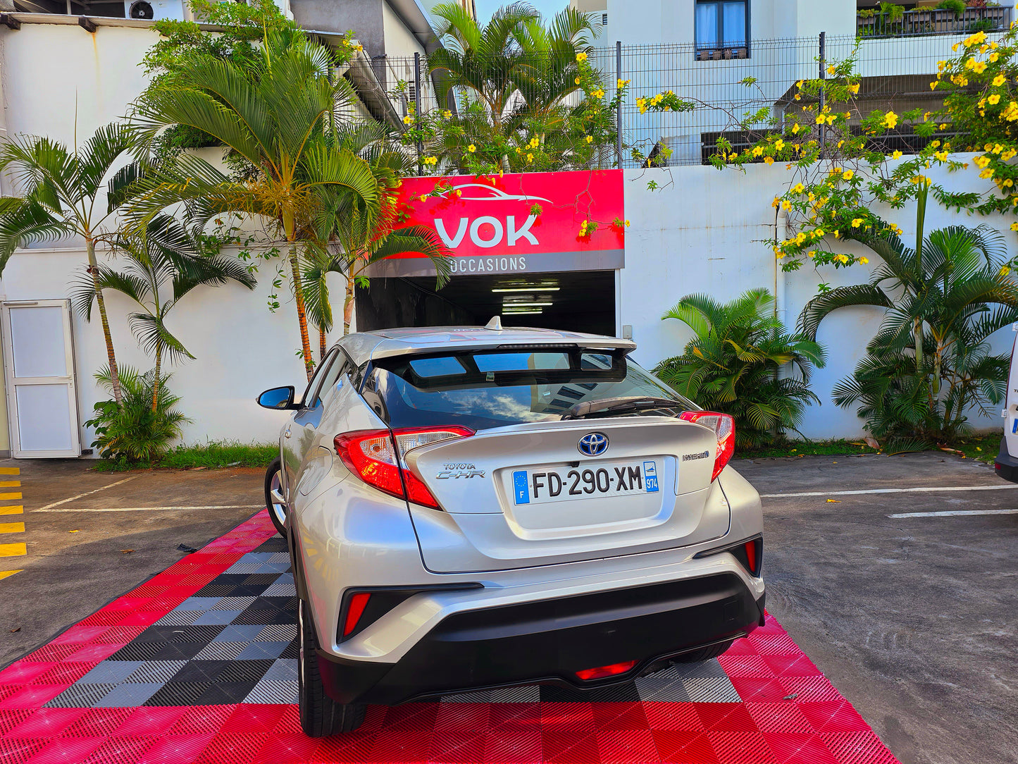 Toyota CHR 122H Collection