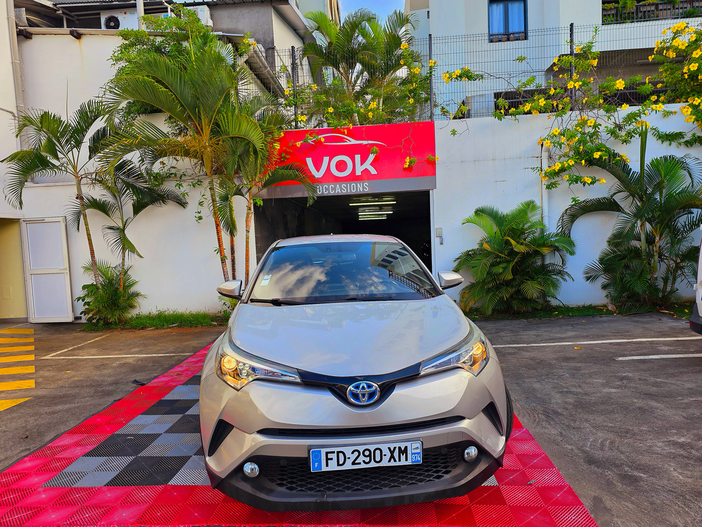 Toyota CHR 122H Collection