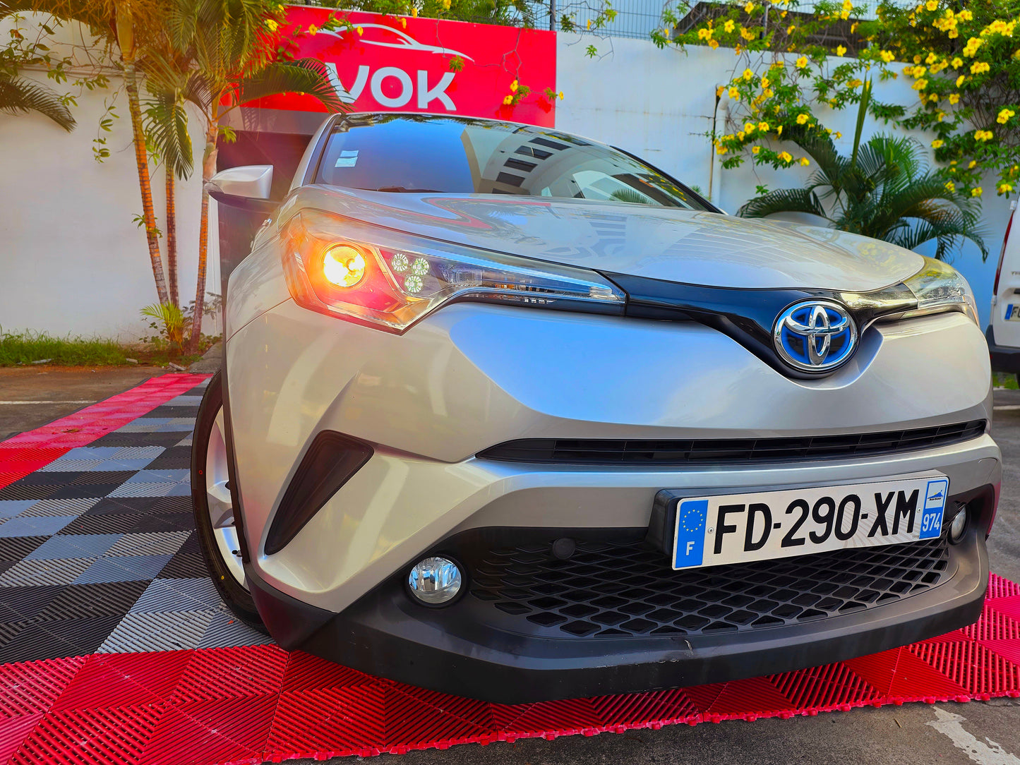 Toyota CHR 122H Collection