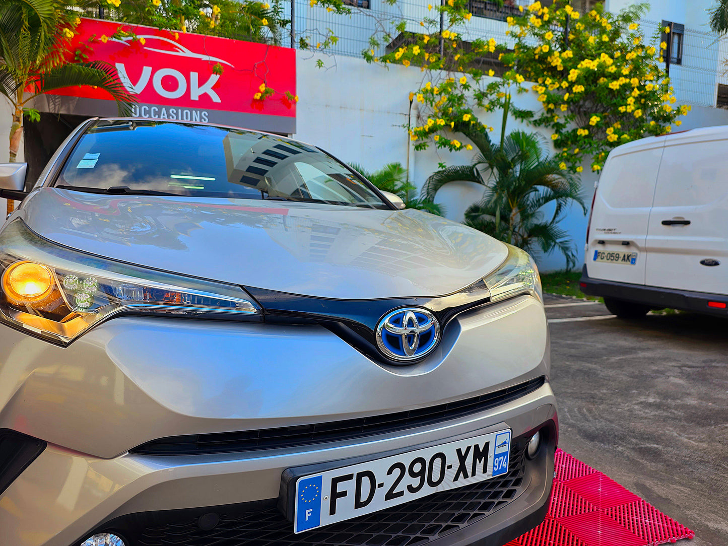 Toyota CHR 122H Collection