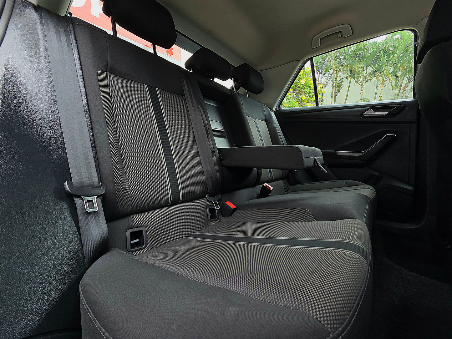 Volkswagen T-Roc Lounge TSI 110CV 2021