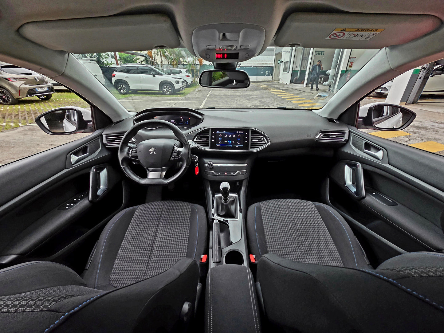 Peugeot 308 Active HDI 100CV 2021