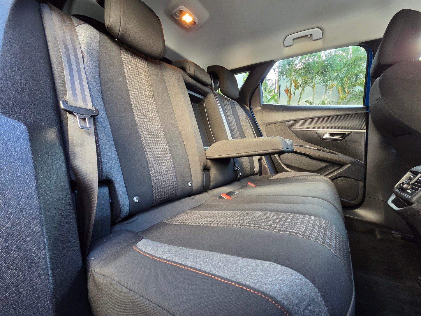 Peugeot 3008 Active HDI 130CV Biote automatique 2021