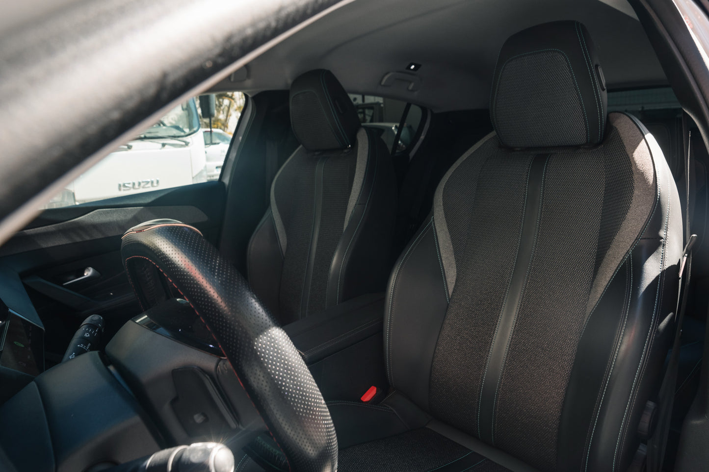 Peugeot 308 Allure HDI 130CV Boite automatique 2024