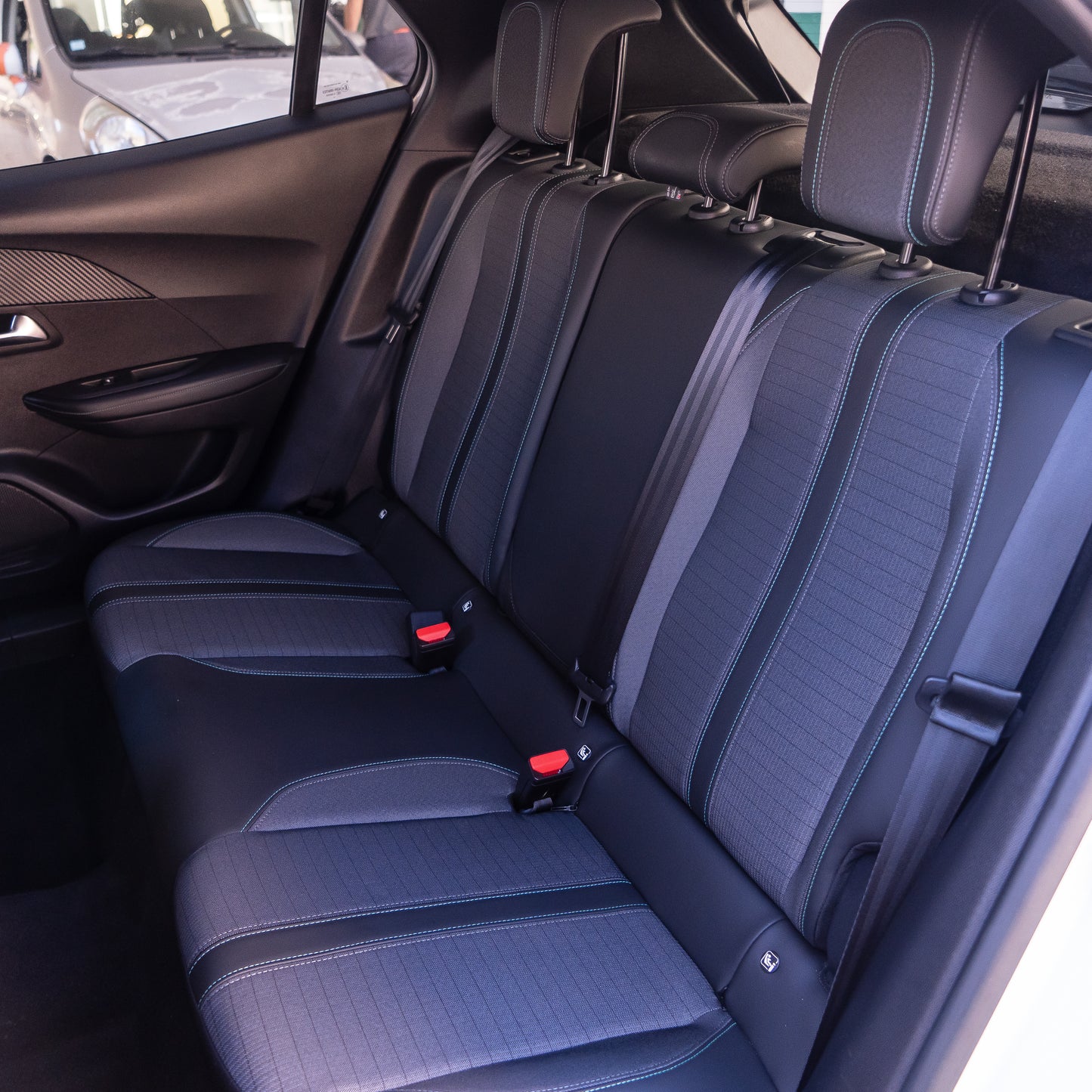 Peugeot 2008 Allure HDI 130CV Boite automatique 2022